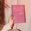 Bundel dicht (en ze leefde nog lang en scrollend)